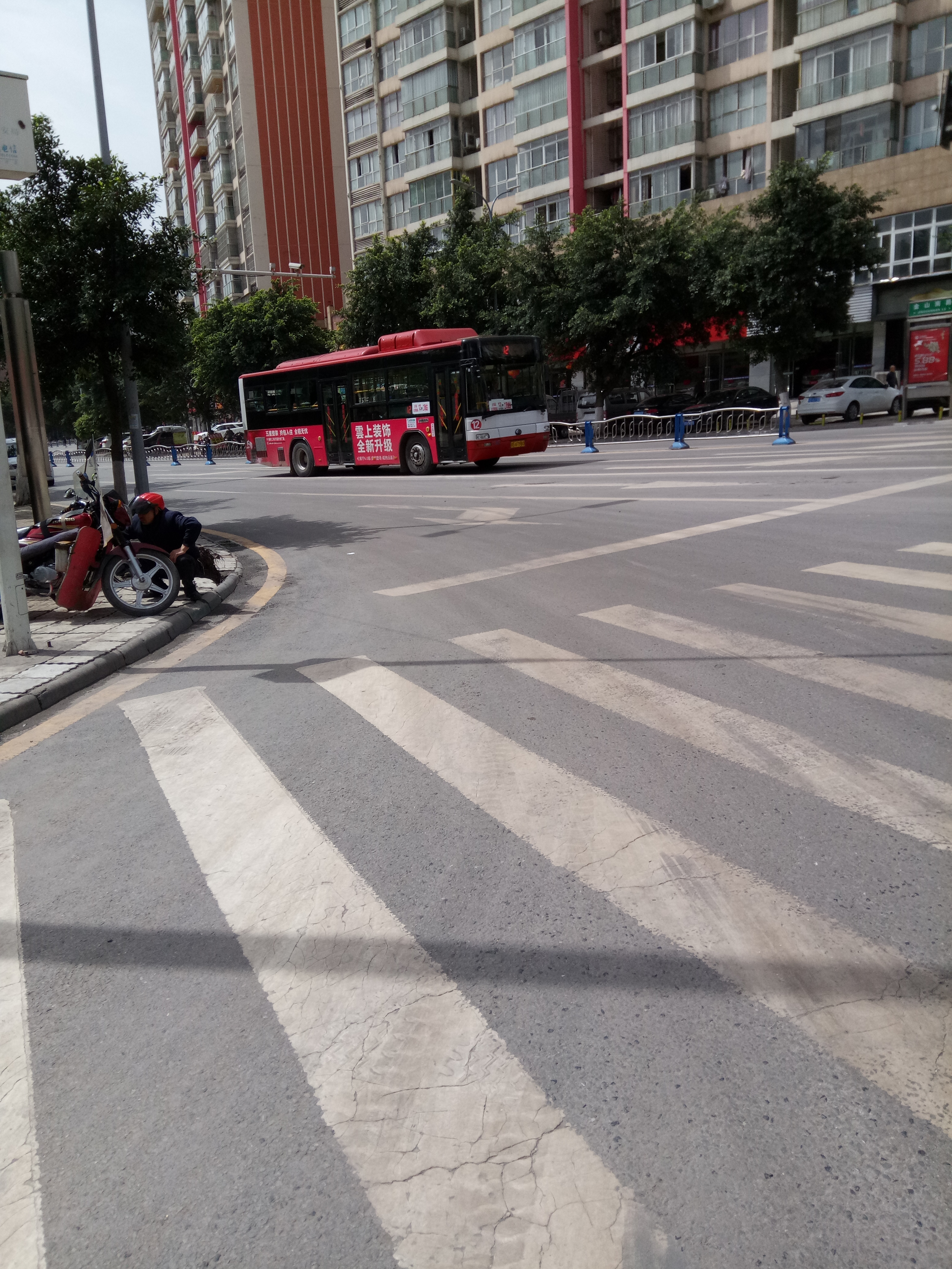 达州公交12路