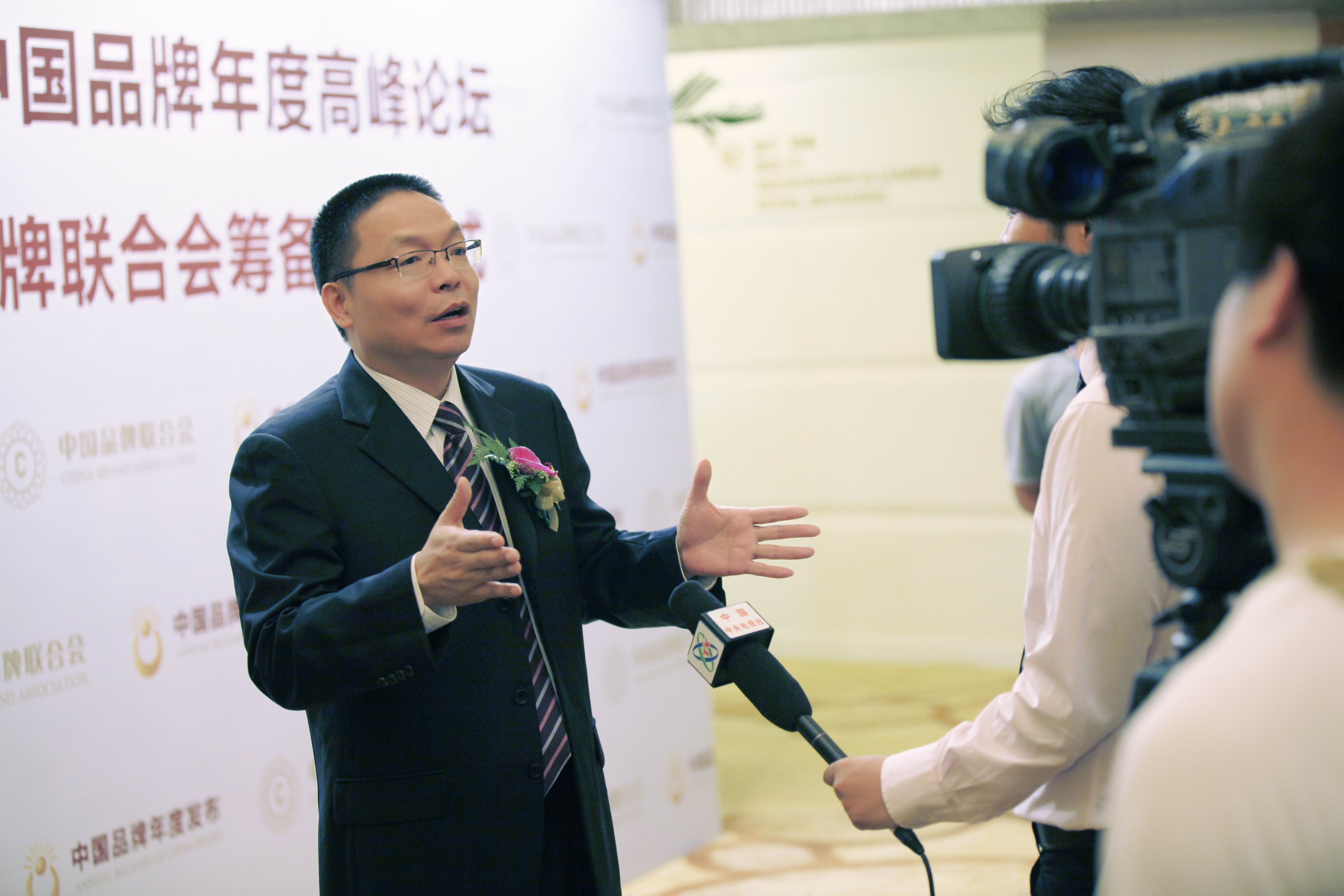 张彬