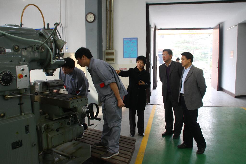学校实习车间