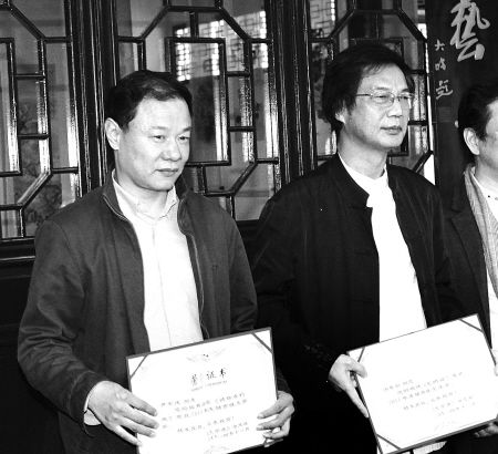 曹军庆(左)和汤养宗 曹军庆(左)和汤养宗