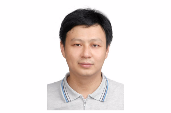 罗霆