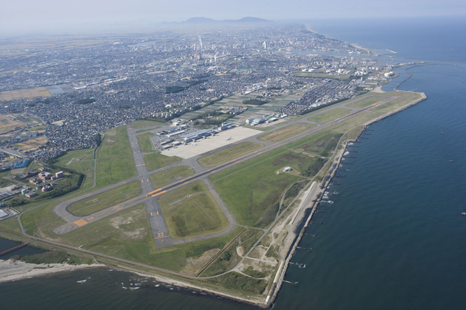 新潟机场俯瞰图 新潟机场俯瞰图