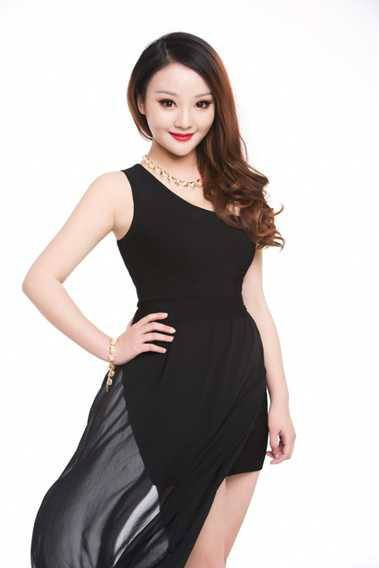 李彦彦 饰演晶晶