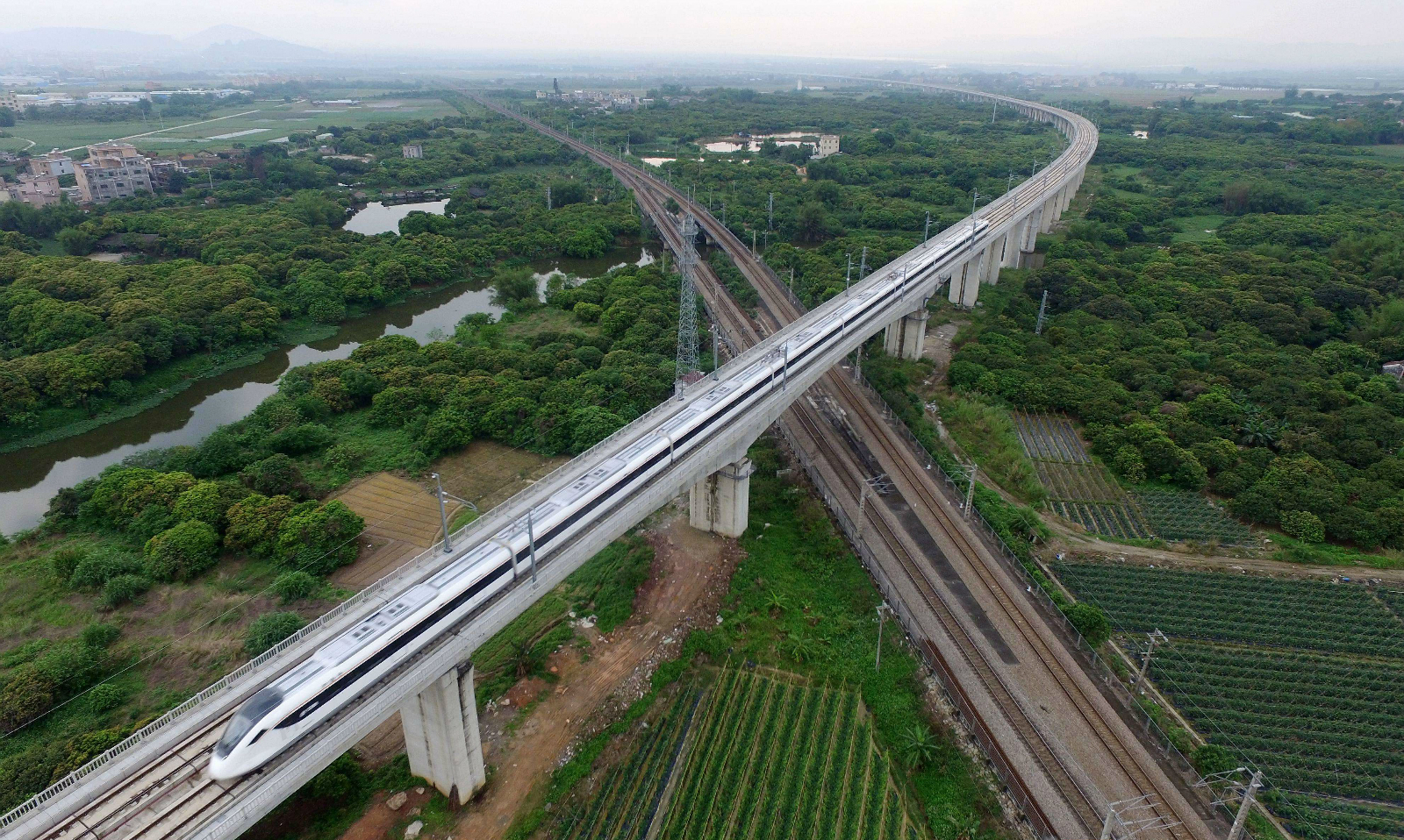 广惠城际铁路在惠州陈江上跨广梅汕铁路 广惠城际铁路在惠州陈江上跨广梅汕铁路