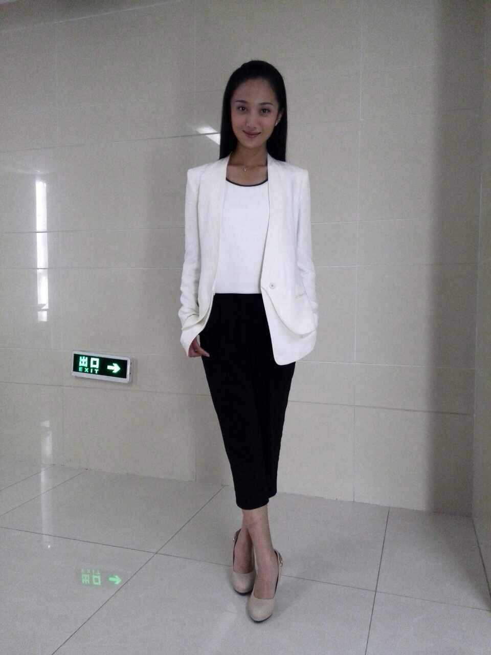 杨小米 饰演菲安娜