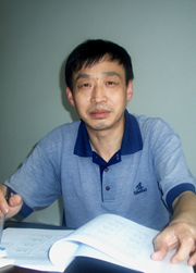 谭万初 谭万初
