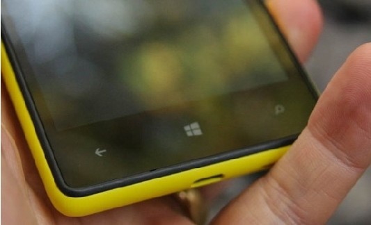 诺基亚Lumia 820
