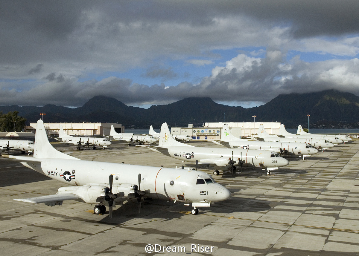 夏威夷海军基地的P-3C机群 夏威夷海军基地的P-3C机群