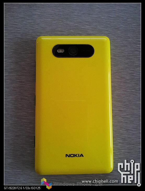诺基亚Lumia 820
