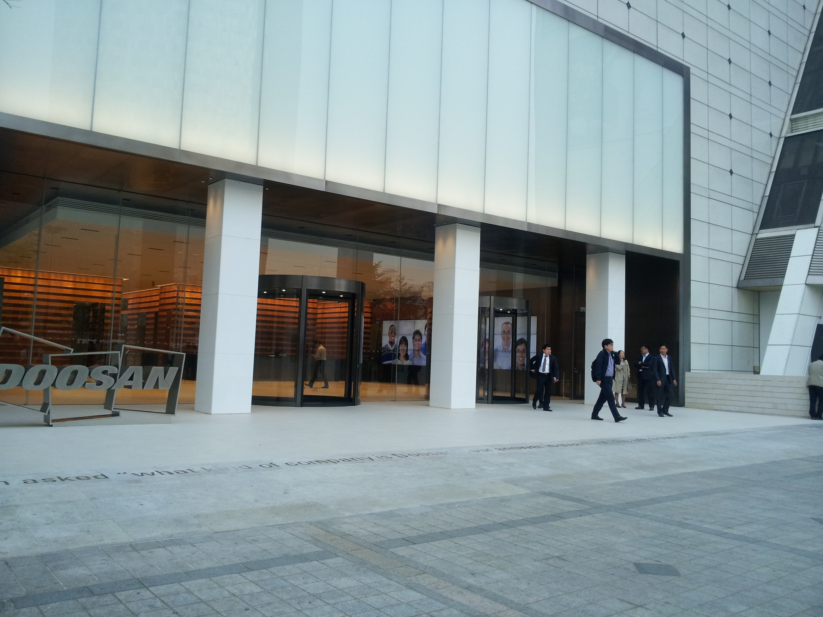 首尔斗塔NUNA门店