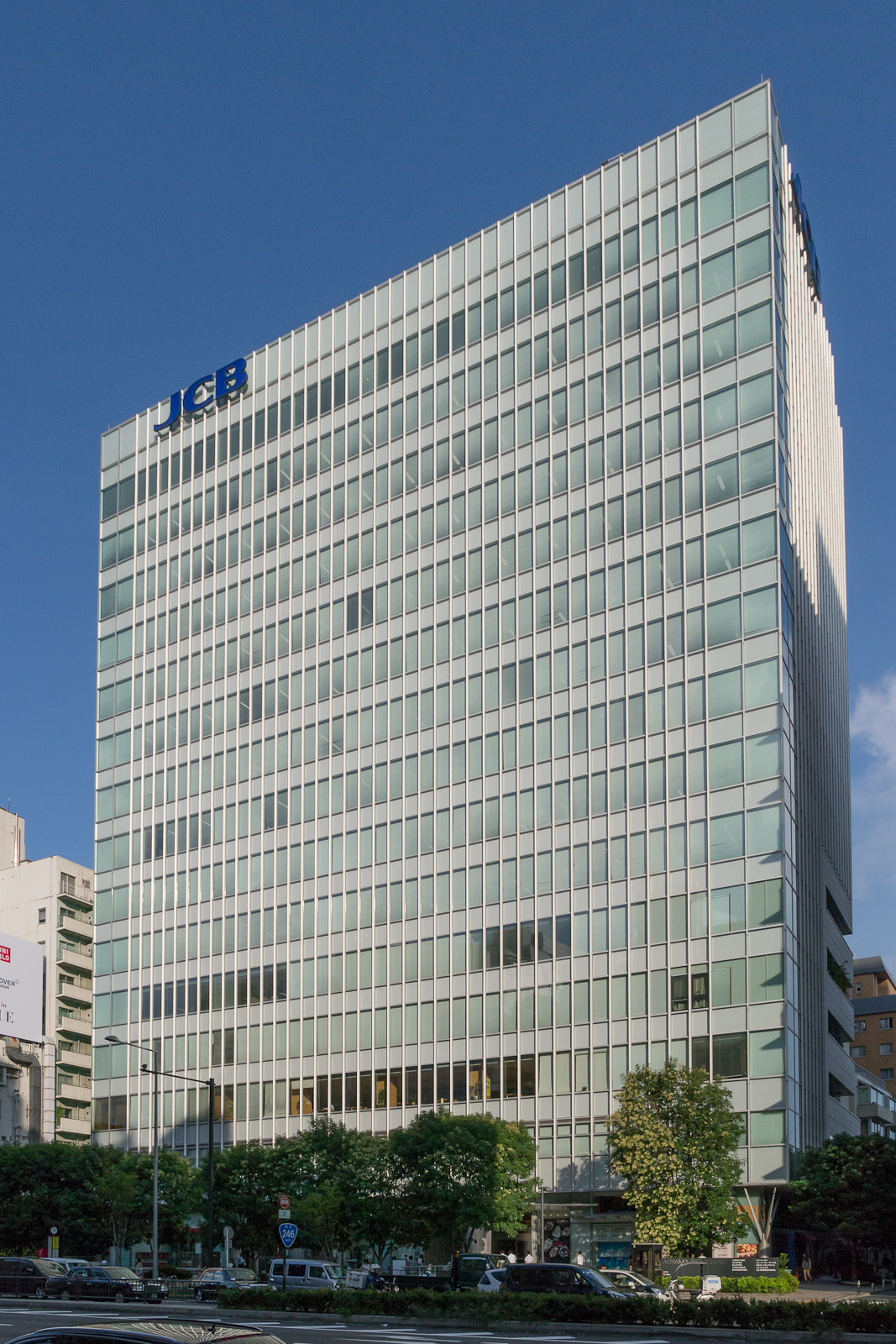 位于日本东京都港区的JCB总部大楼 位于日本东京都港区的JCB总部大楼