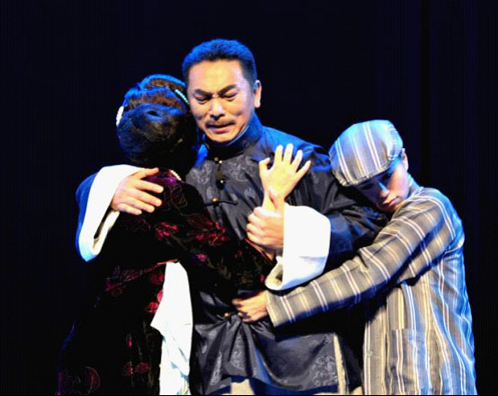该剧由着名导演谢平安任导