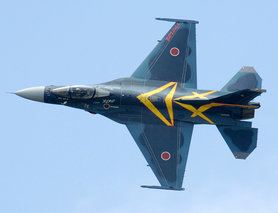 F-2A背部特写