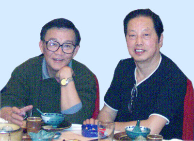左为谢平安 图片