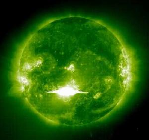 太阳出现巨大黑子 太阳出现巨大黑子