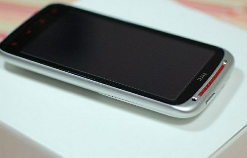 HTC G18(Sensation XE)