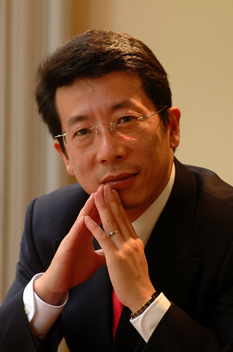 TOM HUA TOM HUA